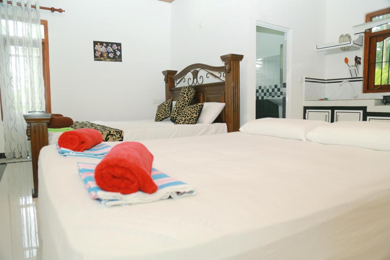 Happy Spring Guest Bed & Breakfast Mirissa Eksteriør bilde
